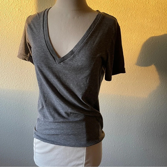 Trouve cotton grey soft  v neck t shirt women’s sz xs - Picture 4 of 5